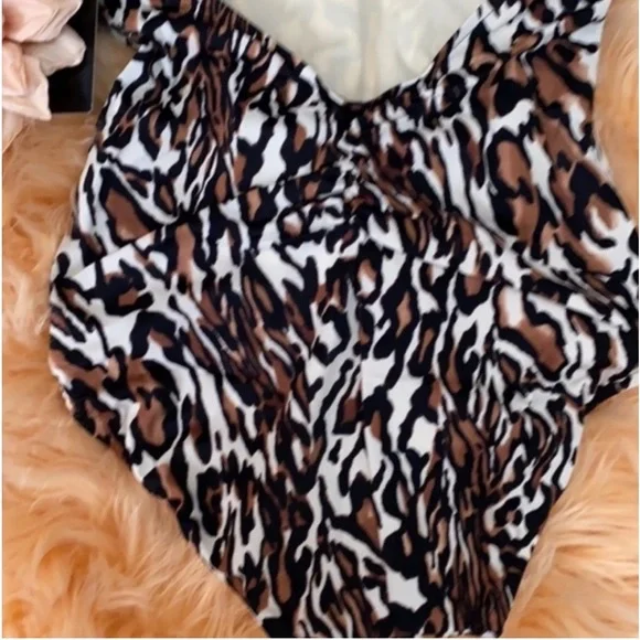 Brown and Black Leopard Animal Print One Piece Swimsuit Plunge Front Sz SM NEW! - Picture 4 of 4